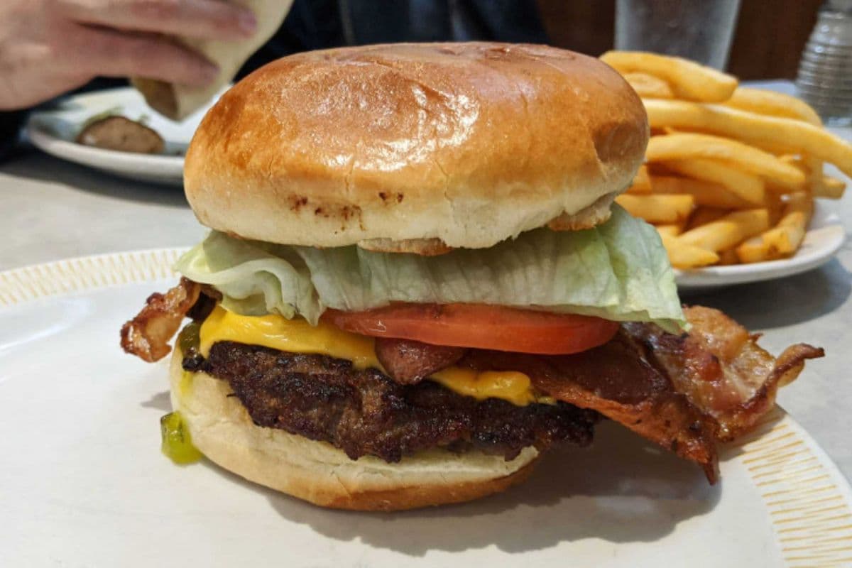 Banquet Burger Served with fries and pop,