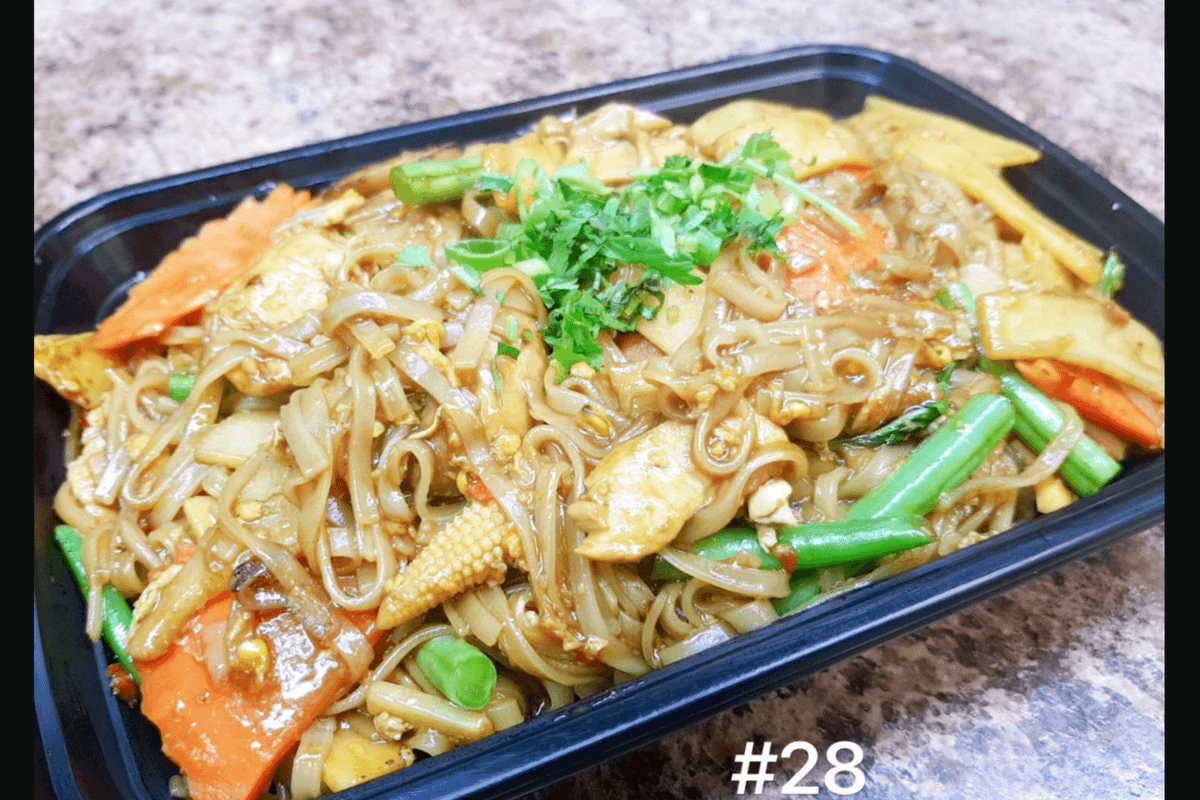 28. Pad Kee Mao