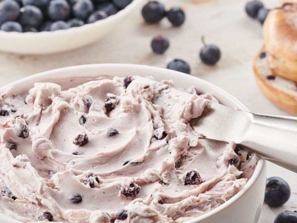 Fromage à la créme aux bleuets