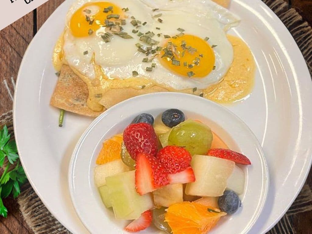 Spinach florentine crepes