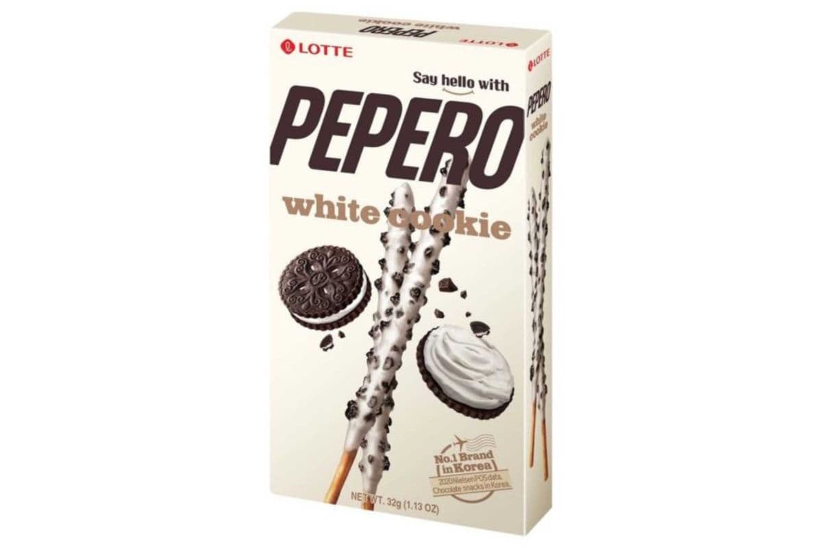 White + Cookie Lotte Pepero Sticks