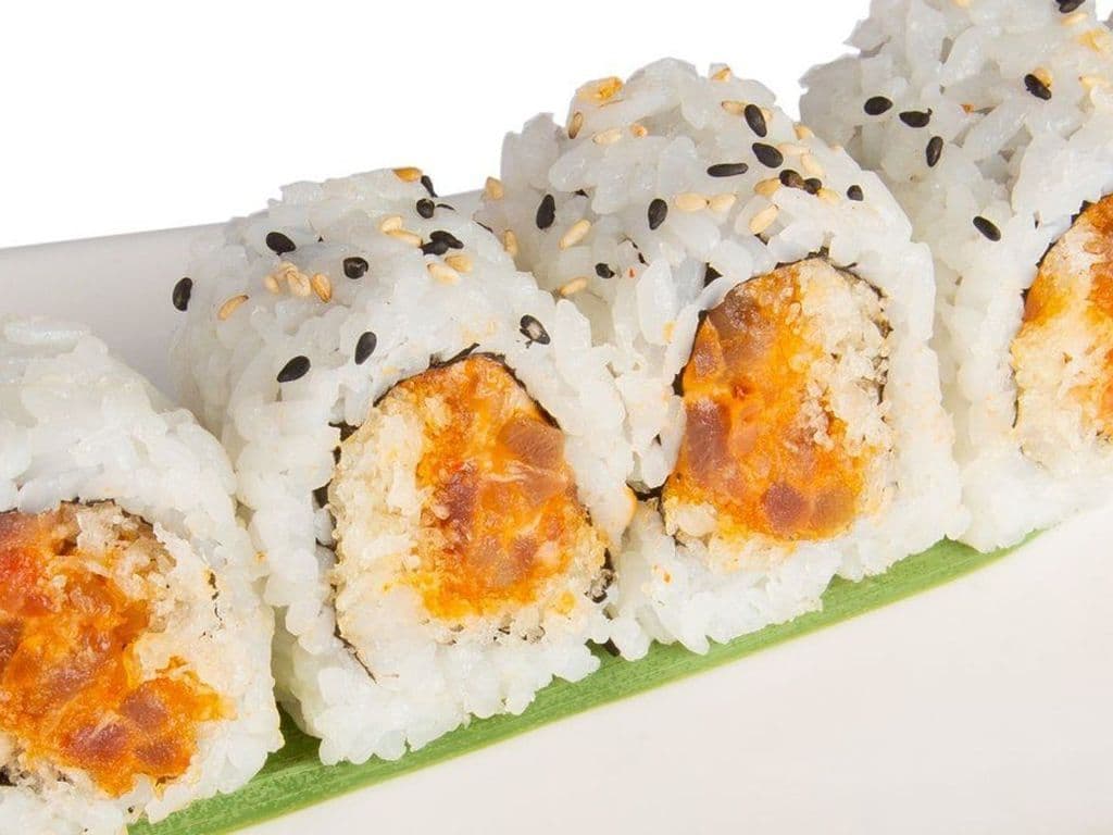 M11. Spicy Red Tuna Roll (6 Pcs)