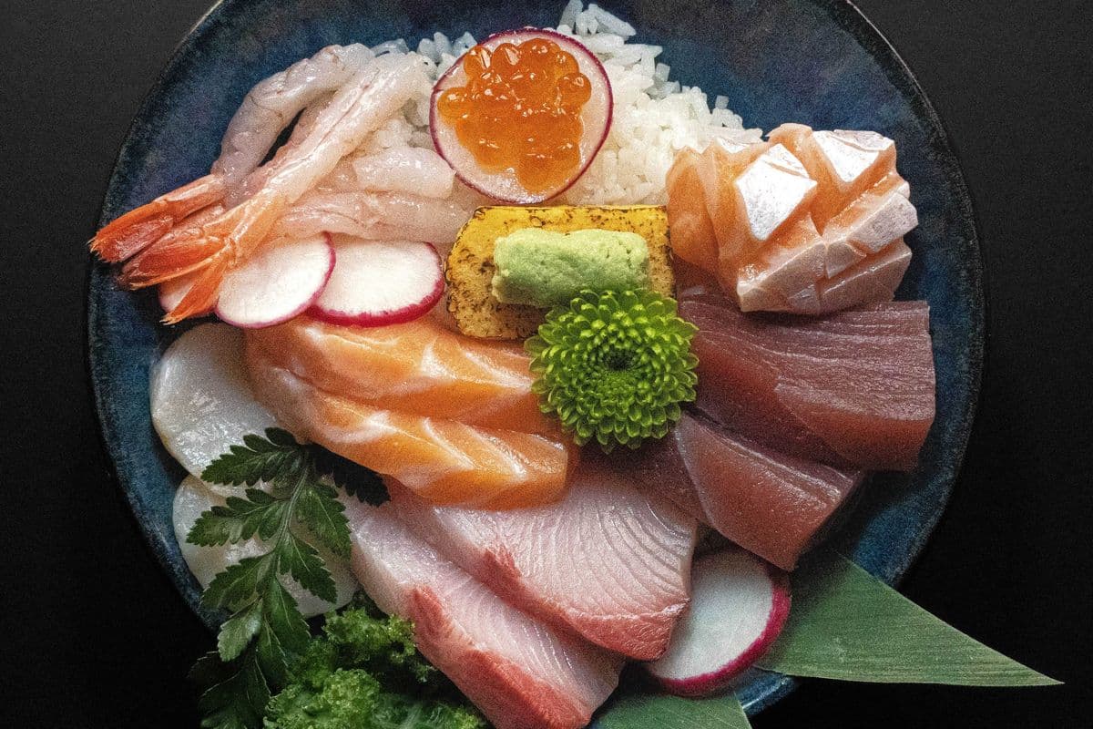 1072. Premium Chirashi Don (16PCS)