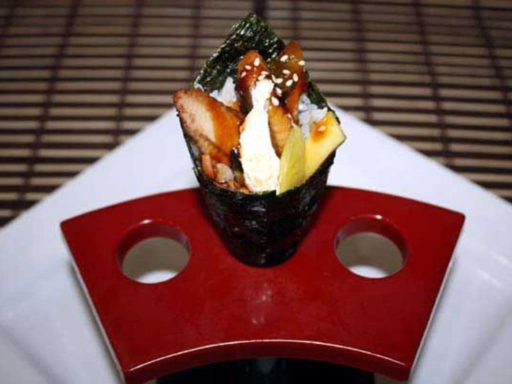BBQ Eel Mango & Cream Cheese Hand Roll (1pc)