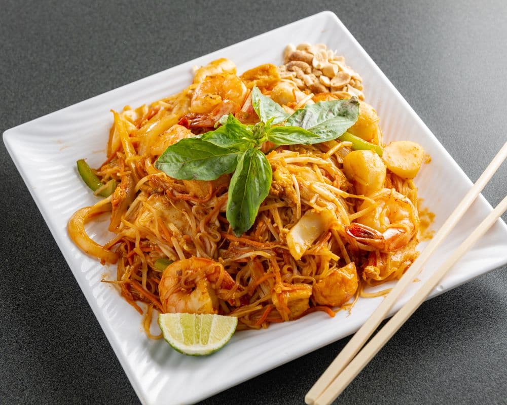 818. Thai Style Stir-Fried Rice Noodle with Seafood