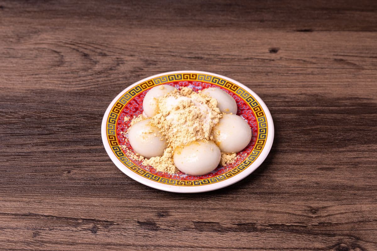 F06. Black Sesame Glutinous Rice with Sweet Ginger Soup (芝麻湯圓)