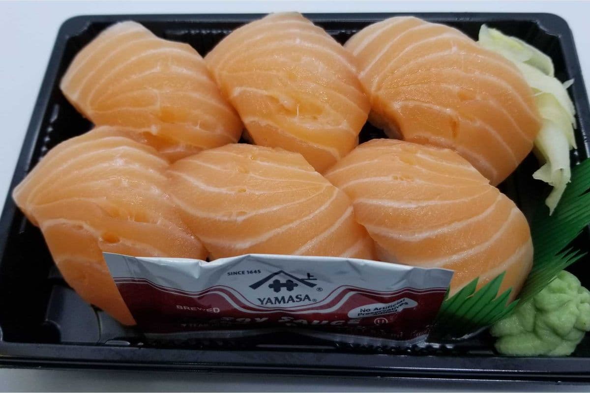 Salmon Nigiri (6 Pcs)