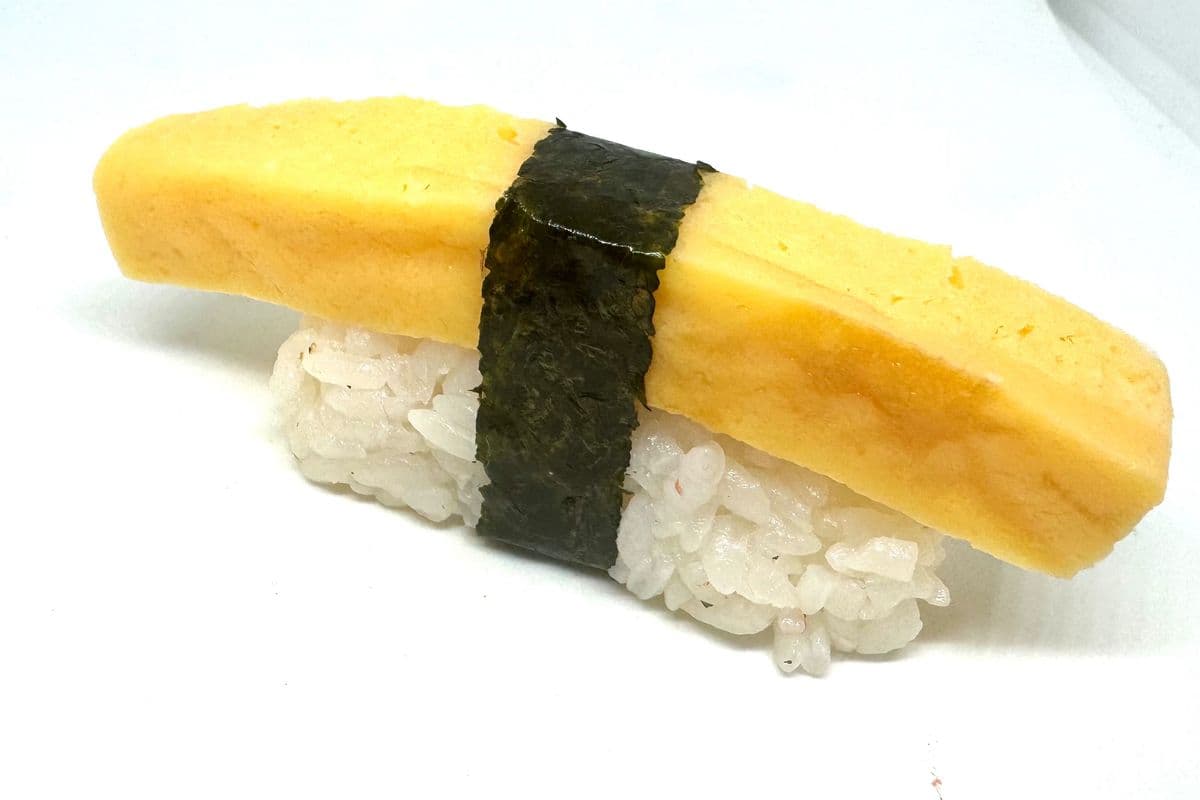 10. Tamago Nigiri (2 mcx / pcs)