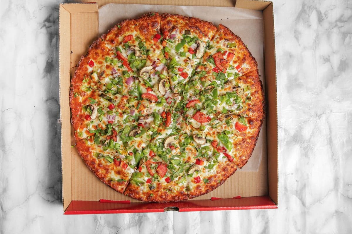 MEDIUM Creamy Veggie Pizza