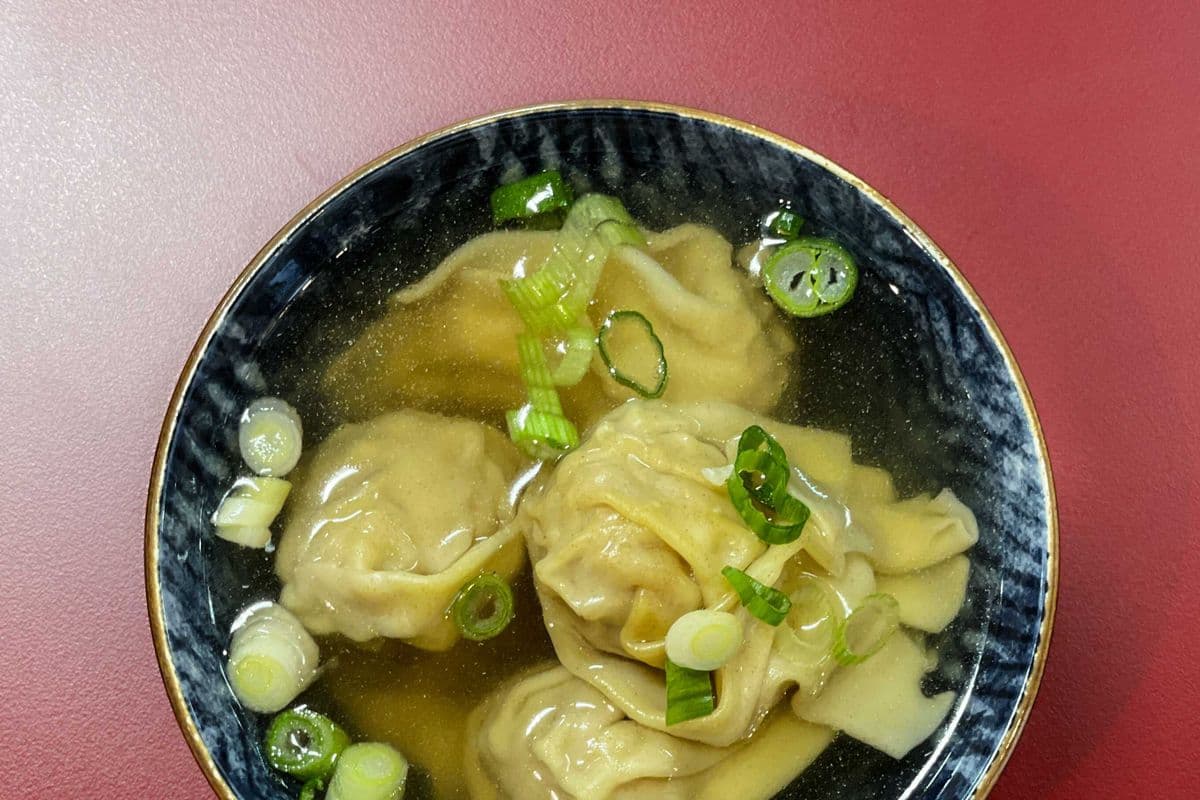 Wonton Soup (6 pcs)