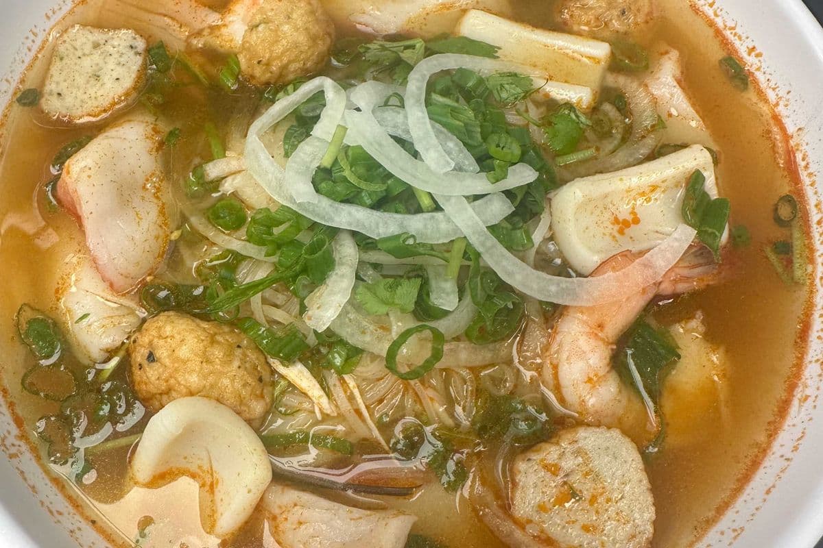 17A. Sour and Spicy Seafood Rice Noodle Soup