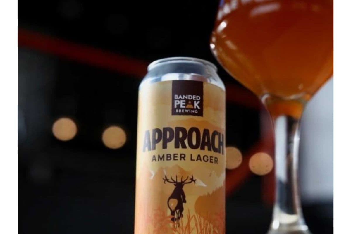 BANDED PEAK APPROACH AMBER LAGER 4*473ML (1 x 473ML)