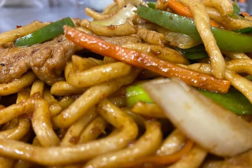 100. Satay Beef Fried Noodles