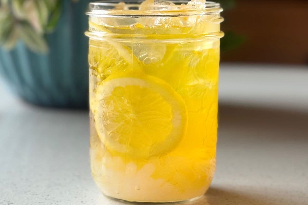 Passion fruit lemon green tea with jelly
