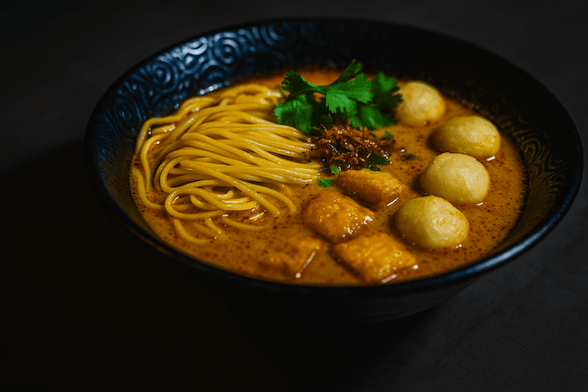 Laksa FuZhou Fish Balls Noodle Soup / 喇沙福州魚丸麵(油麵)(辣)(含蝦米)