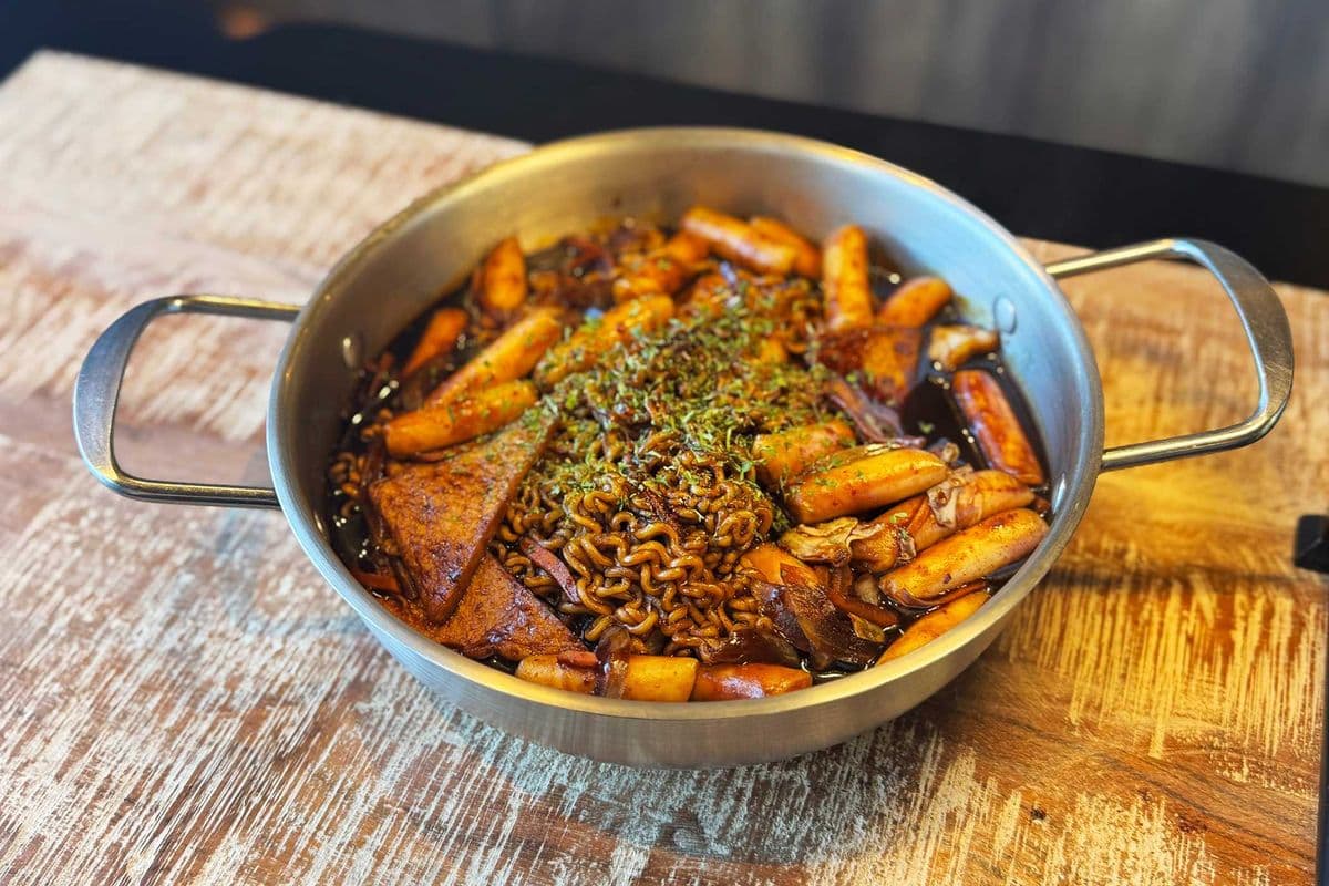 JJajang Ramyeon & Tteokbokki｜짜장 라볶이