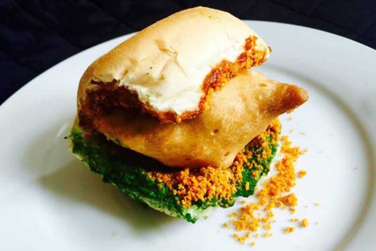 Samosa Pav (2pc)