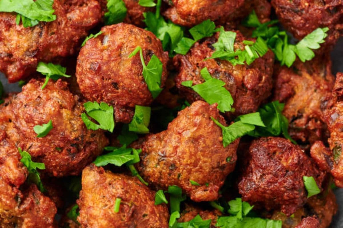 Veg Pakora + 1 Tea Combo !