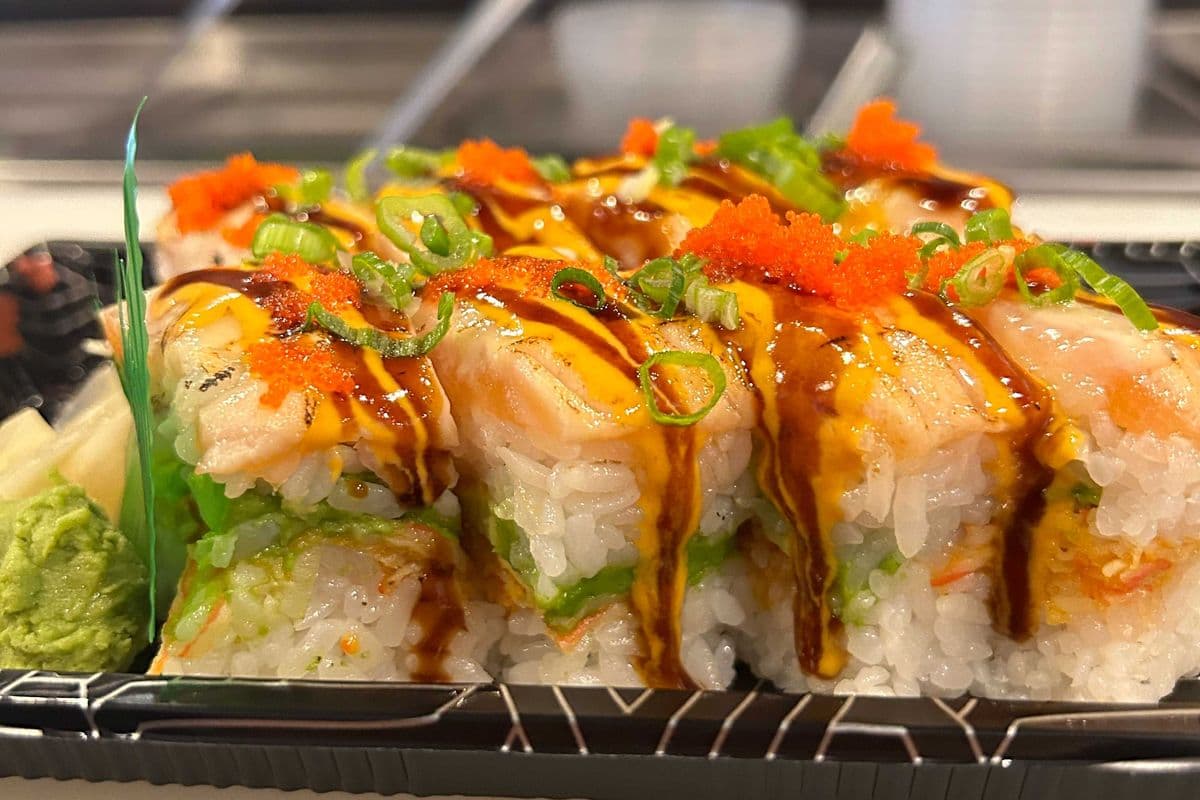 Salmon Aburi Roll (8pcs)