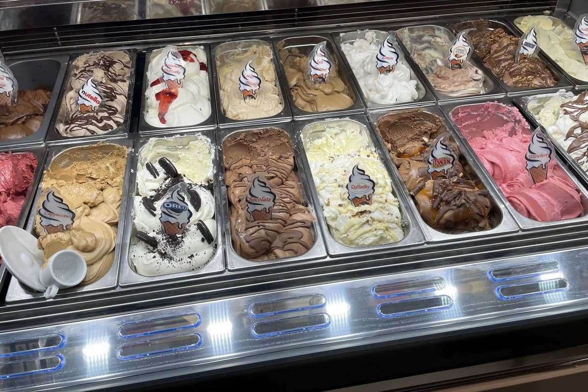 Gelato two scoop in a cup
