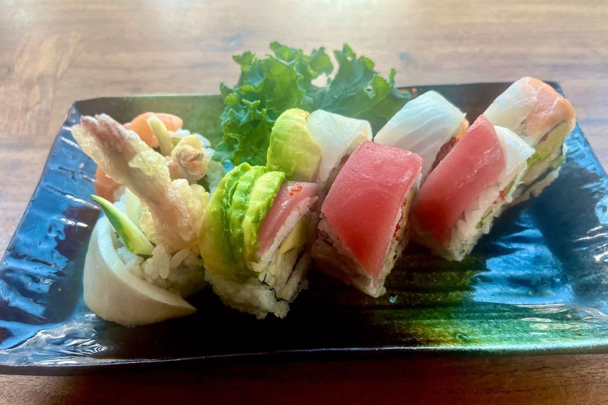 151. Rainbow Dragon Roll (8 pcs)