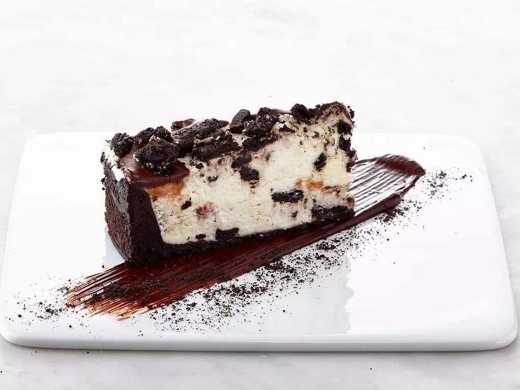 INSANE CHEESECAKE WITH OREO