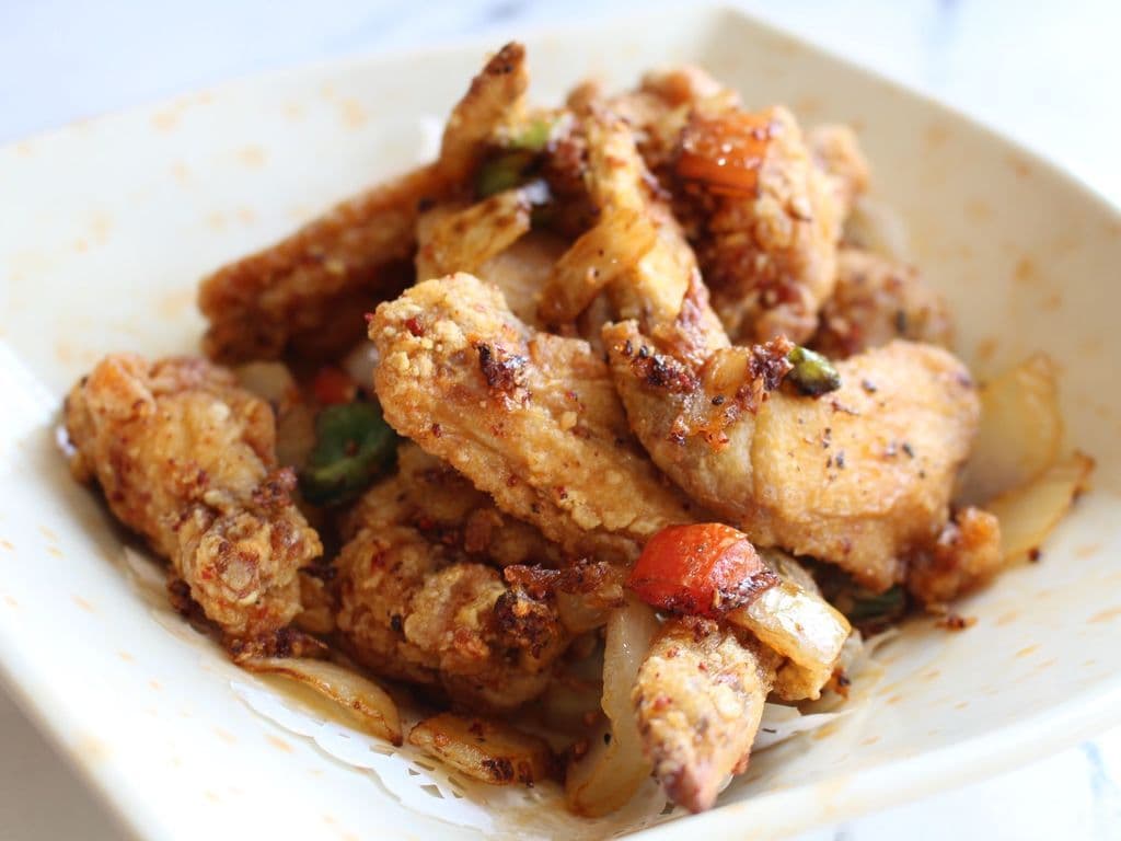 809. Deep Fried Salted Chicken Wings
