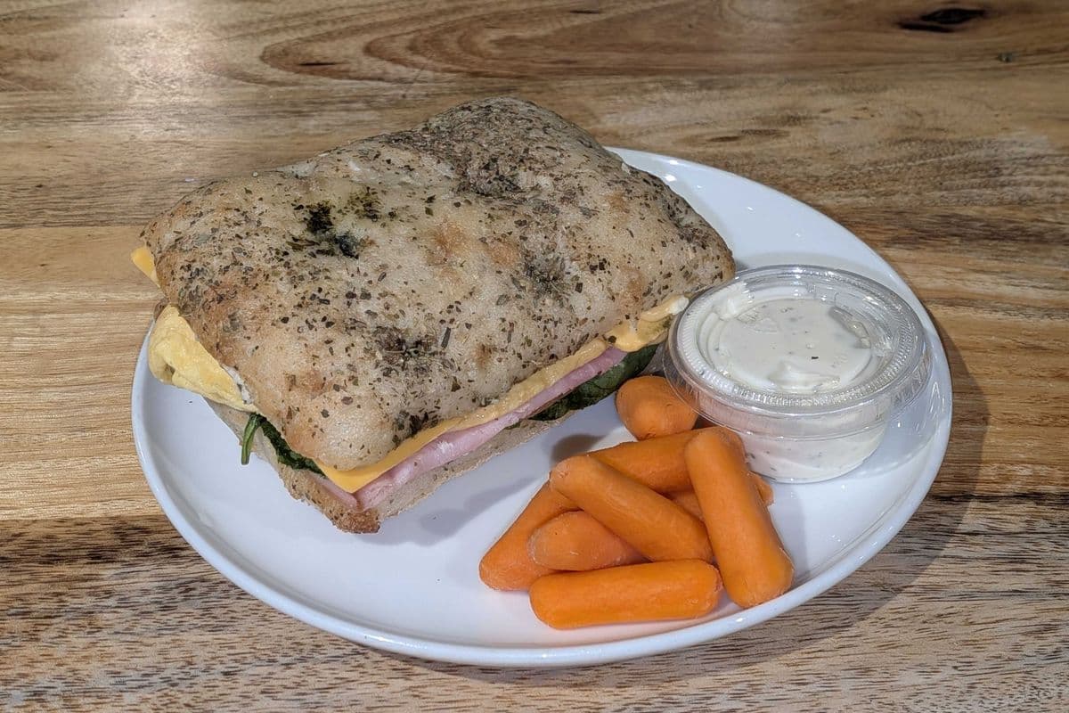 Focaccia avec oeuf-fromage-jambon / Focaccia with Eggs-Cheese-Ham