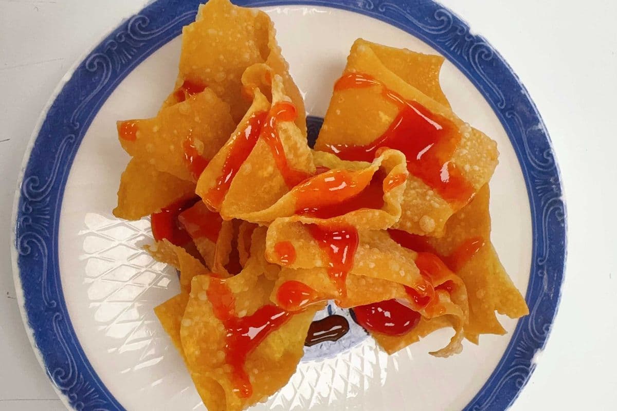 Deep-Fried Wonton with Sweet-and-Sour Sauce (12 pcs)