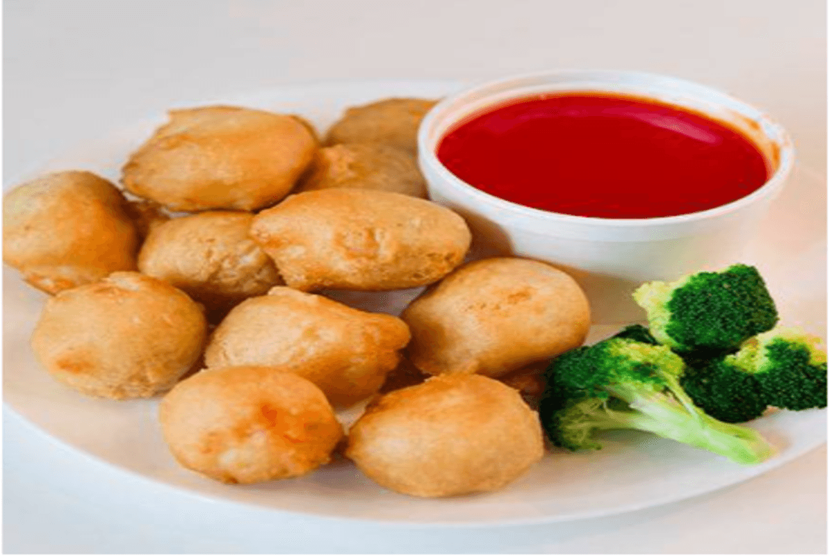 BOGO - Sweet and Sour Chicken Balls (6) with Fried Rice ( with spring rolls) 鸡波饭 买一送一