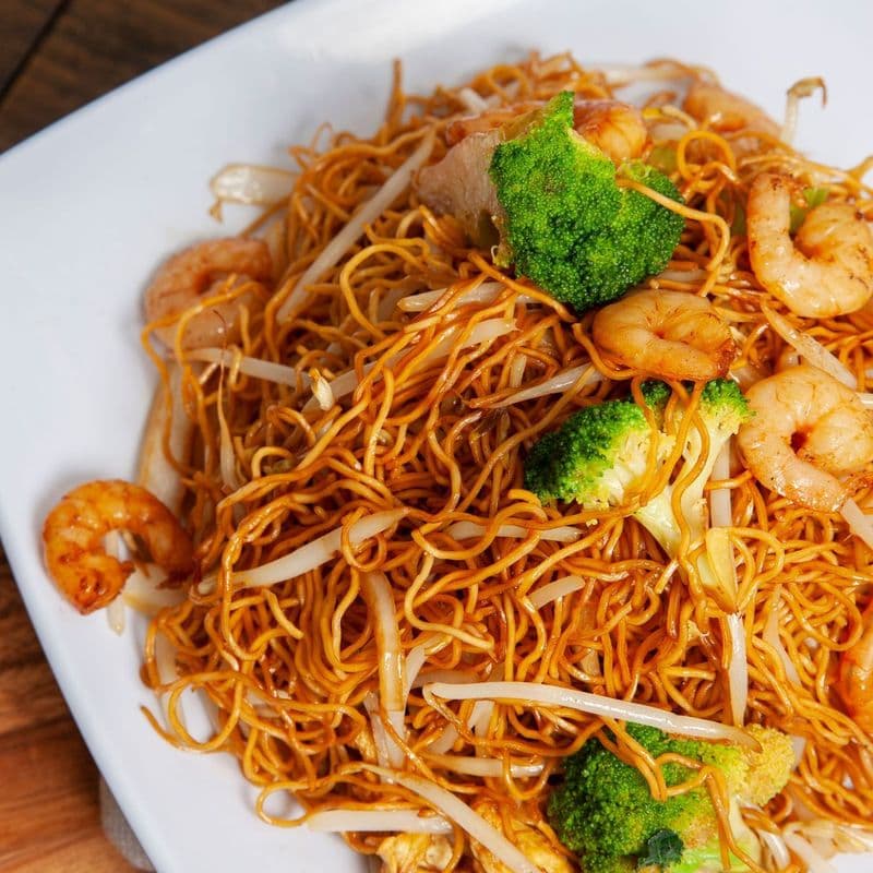 A15. Lo Mein Légumes et Tofu 蔬菜捞面