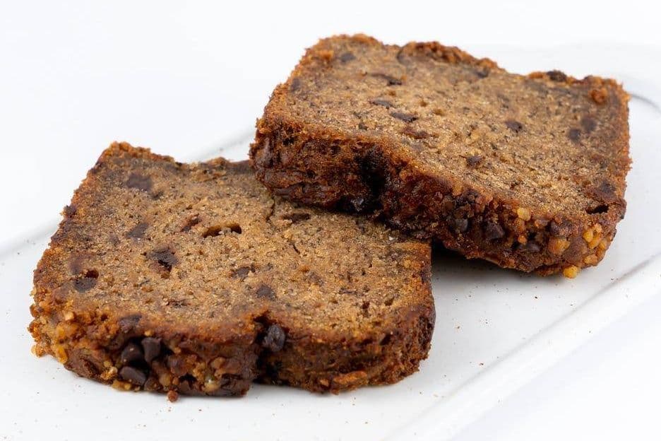 TO LIVE FOR VEGAN CHOCOLATE MACADAMIA NUT BANANA BREAD