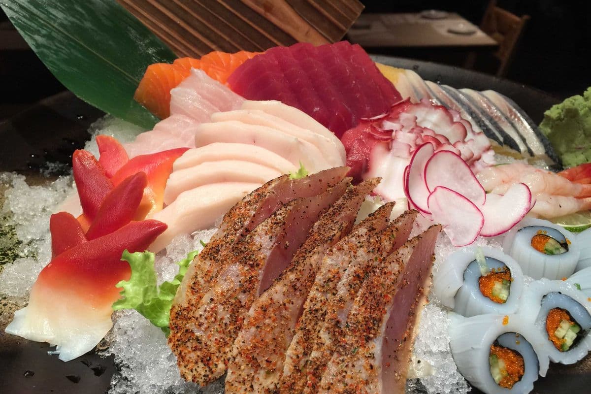 SC-10. Sashimi Combo (30 pcs)