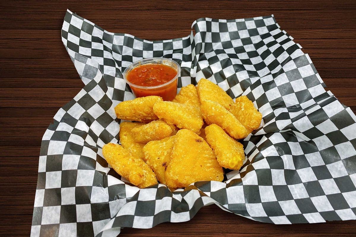 Mac and Cheese Bites with Marinara Sauce (8 pcs)