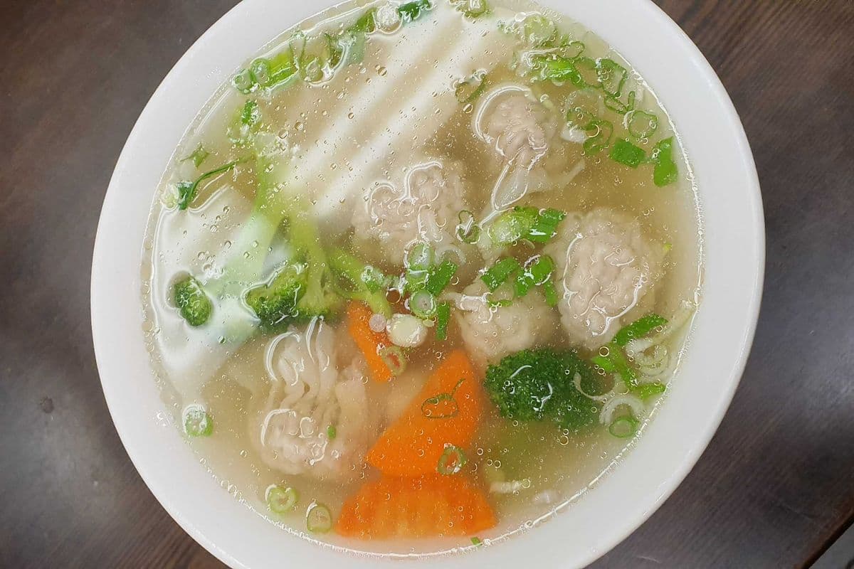 51. Wonton with Noodles in Soup (Hoanh Thanh Mi)