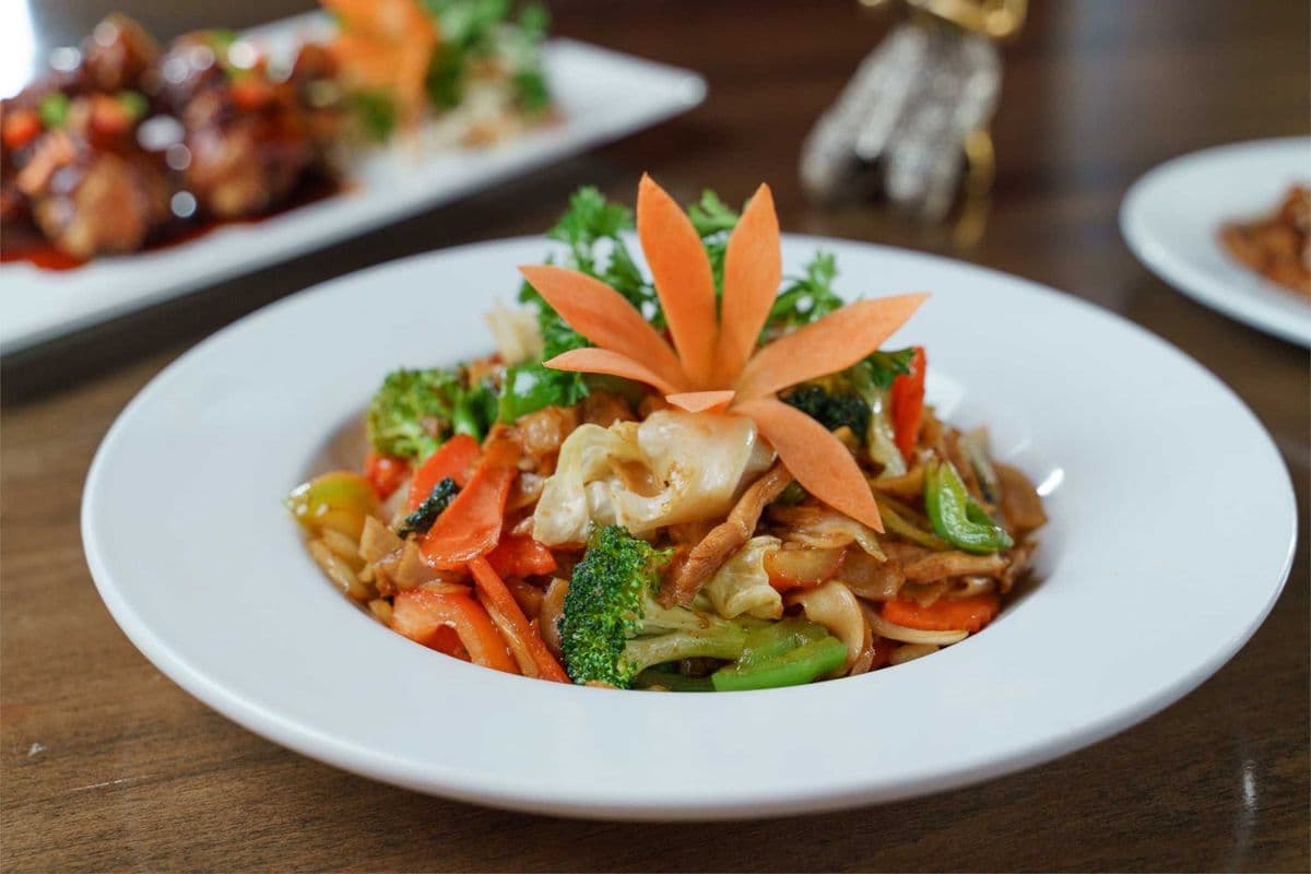 Chok Dee Chow-Mein