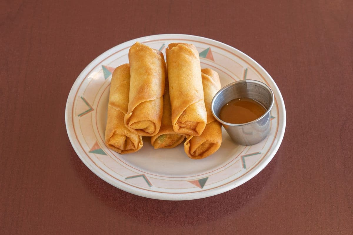 8. Rouleau printemps (4 mcx) / Spring Roll (4pcs)