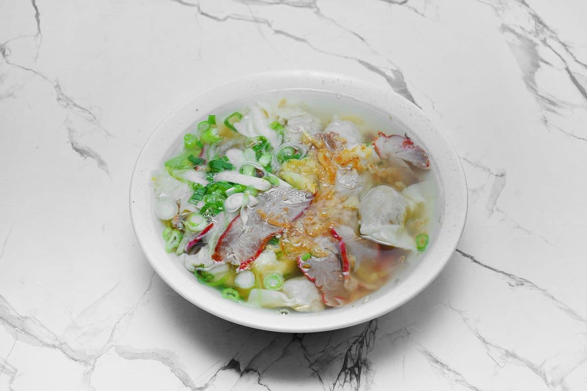 40. Wonton and Vegetable Soup