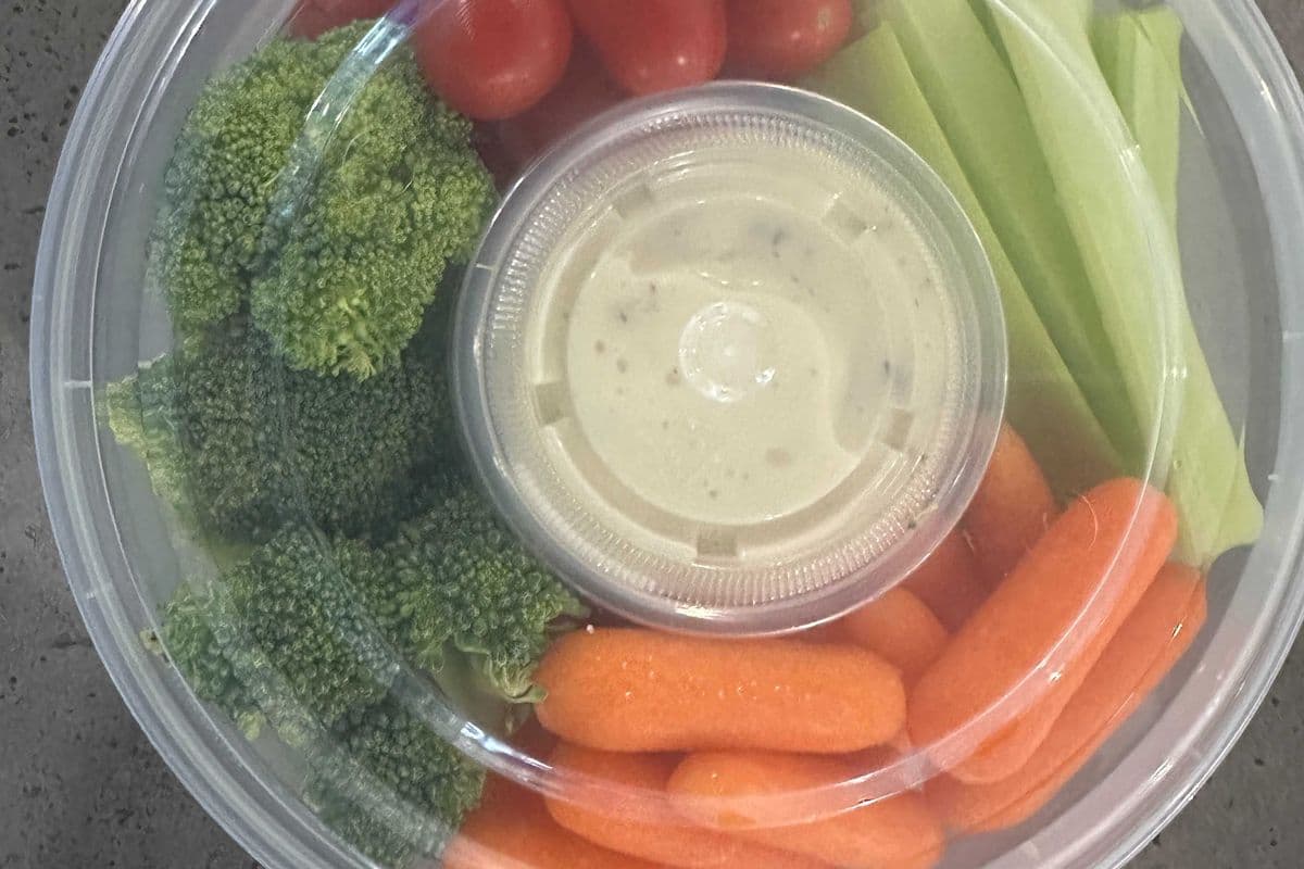 Plateau de Crudites avec Trempette/ Vegetables with dip