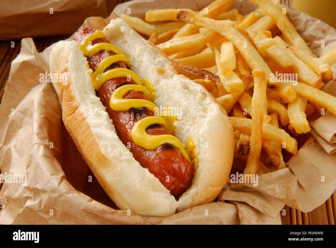 HOT DOG GÉANT AVEC FRITES 