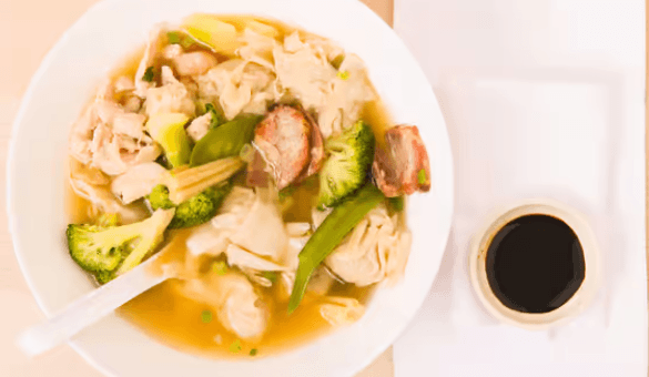 12. Wor Wonton Soup (Regular)