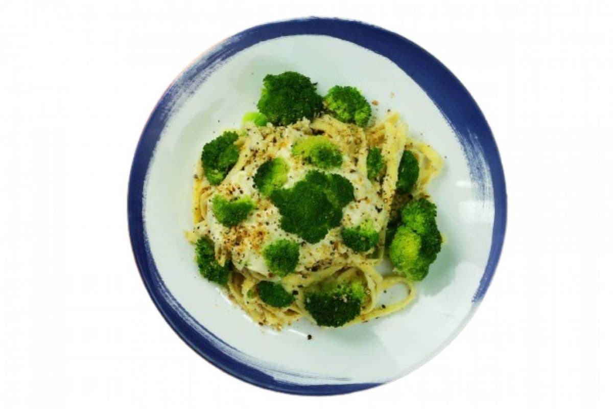 Vegetarian Broccoli Alfredo (440 Cal)