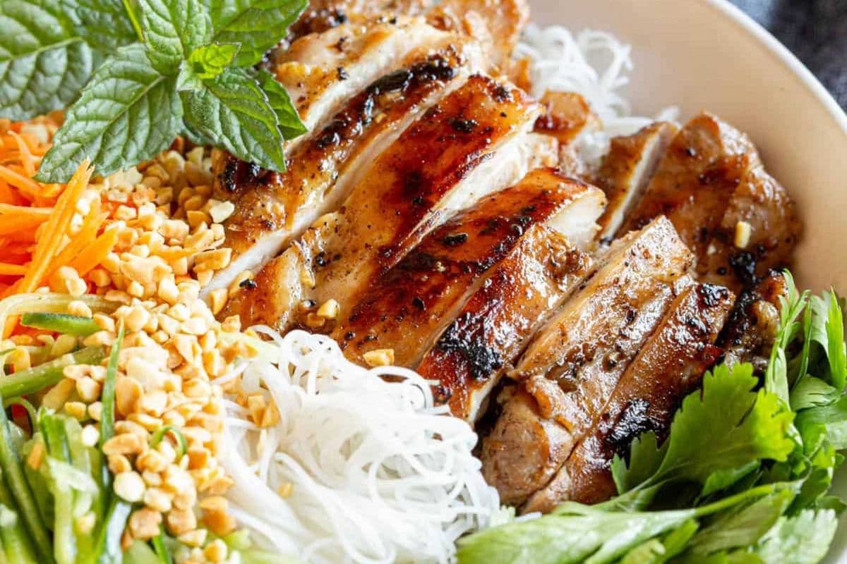 Mixed BBQ Chicken and Spring Rolls Vermicelli (Bun Ga Nuong)