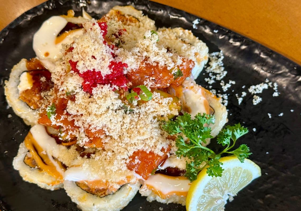 Fire Volcano Roll (8 pcs)