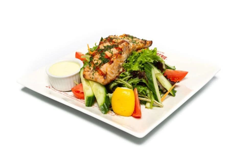 Salade de saumon grillé de l'Atlantique / Atlantic Grilled Salmon Salad