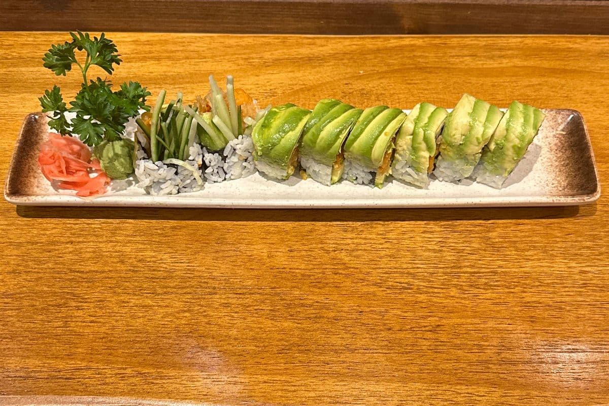 79. Vegetarian Green Dragon Roll (8 pcs)
