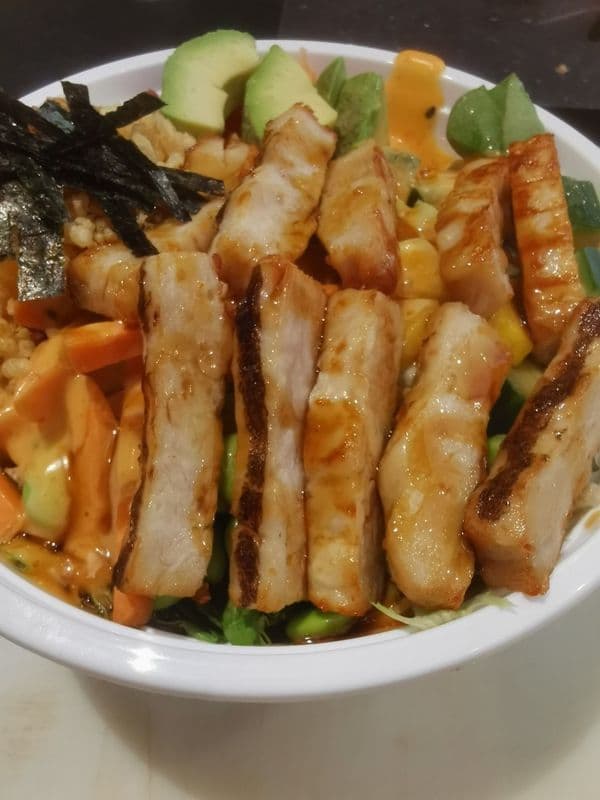 P16. grilled chicken poke bowl