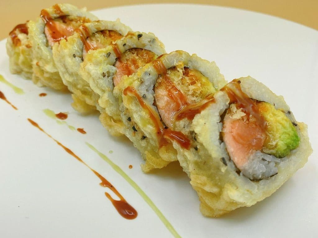Golden Spicy Salmon Roll(8pcs)
