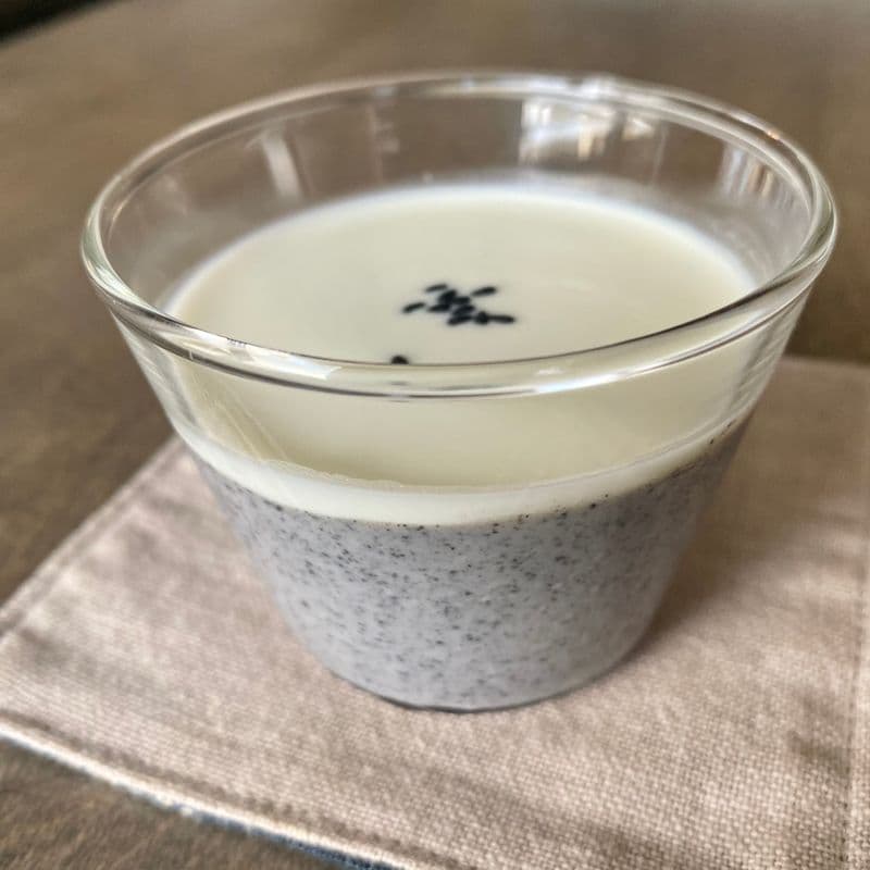 Black Sesame Pudding with Milk Sauce