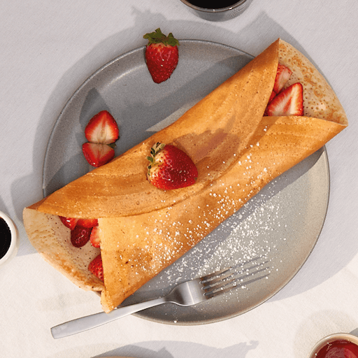 Crêpe fraises avec crème anglaise / Strawberry Pancake with English Cream